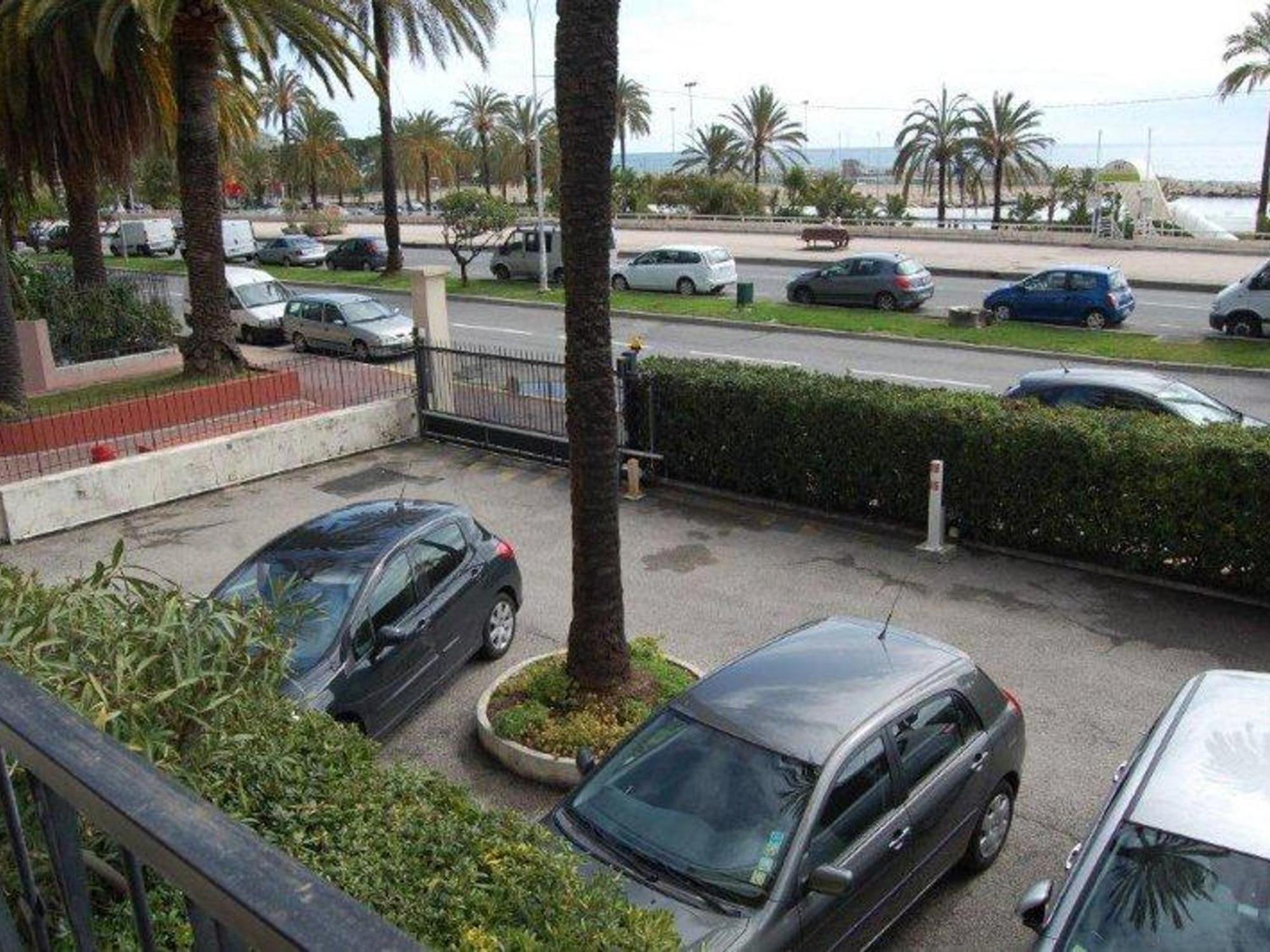 Moderne Avec Terrasse Proche Plages Et Centre, Wifi Gratuit - Fr-1-196-216